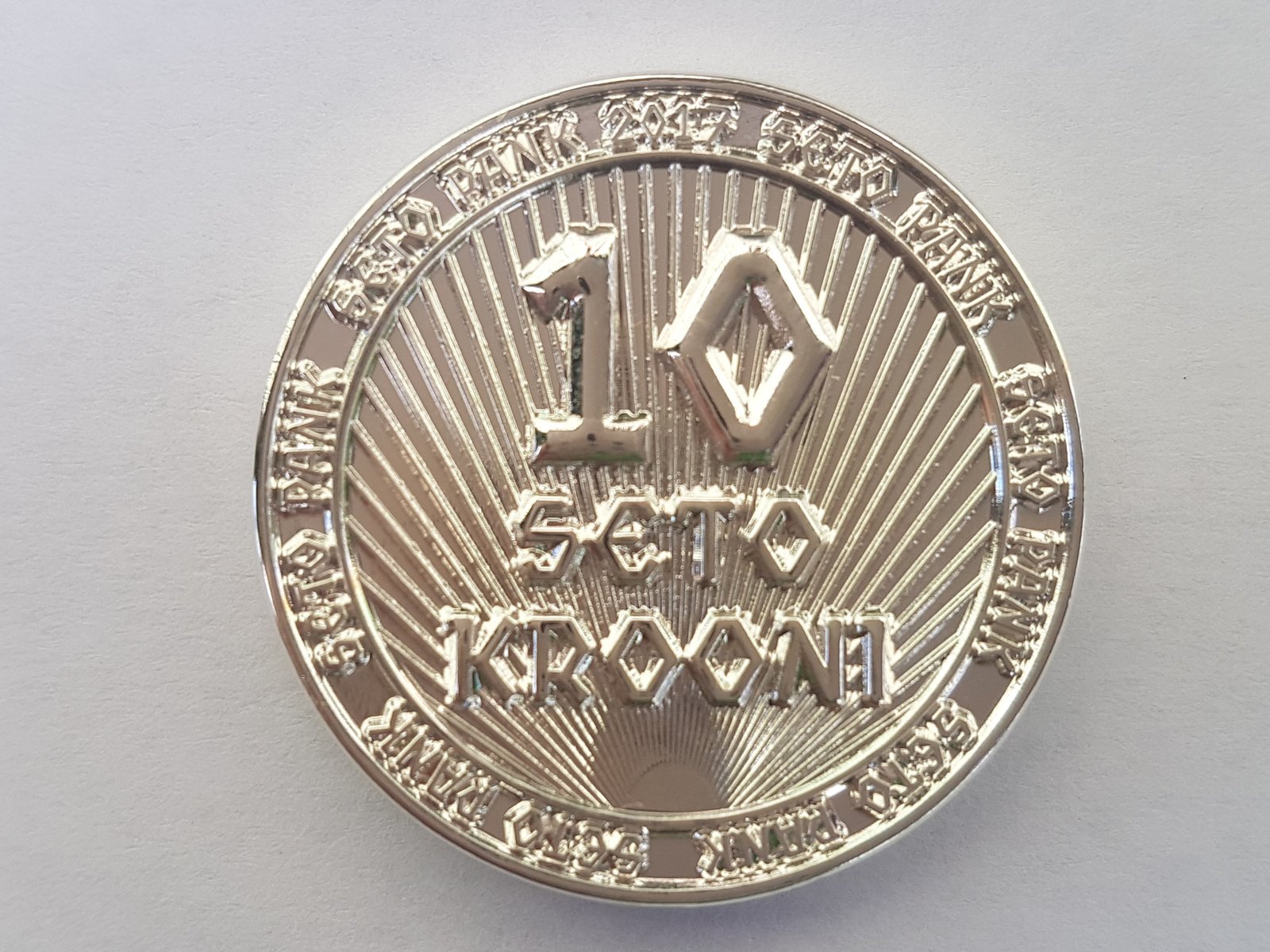 10 kroonine erimünt – esikülg